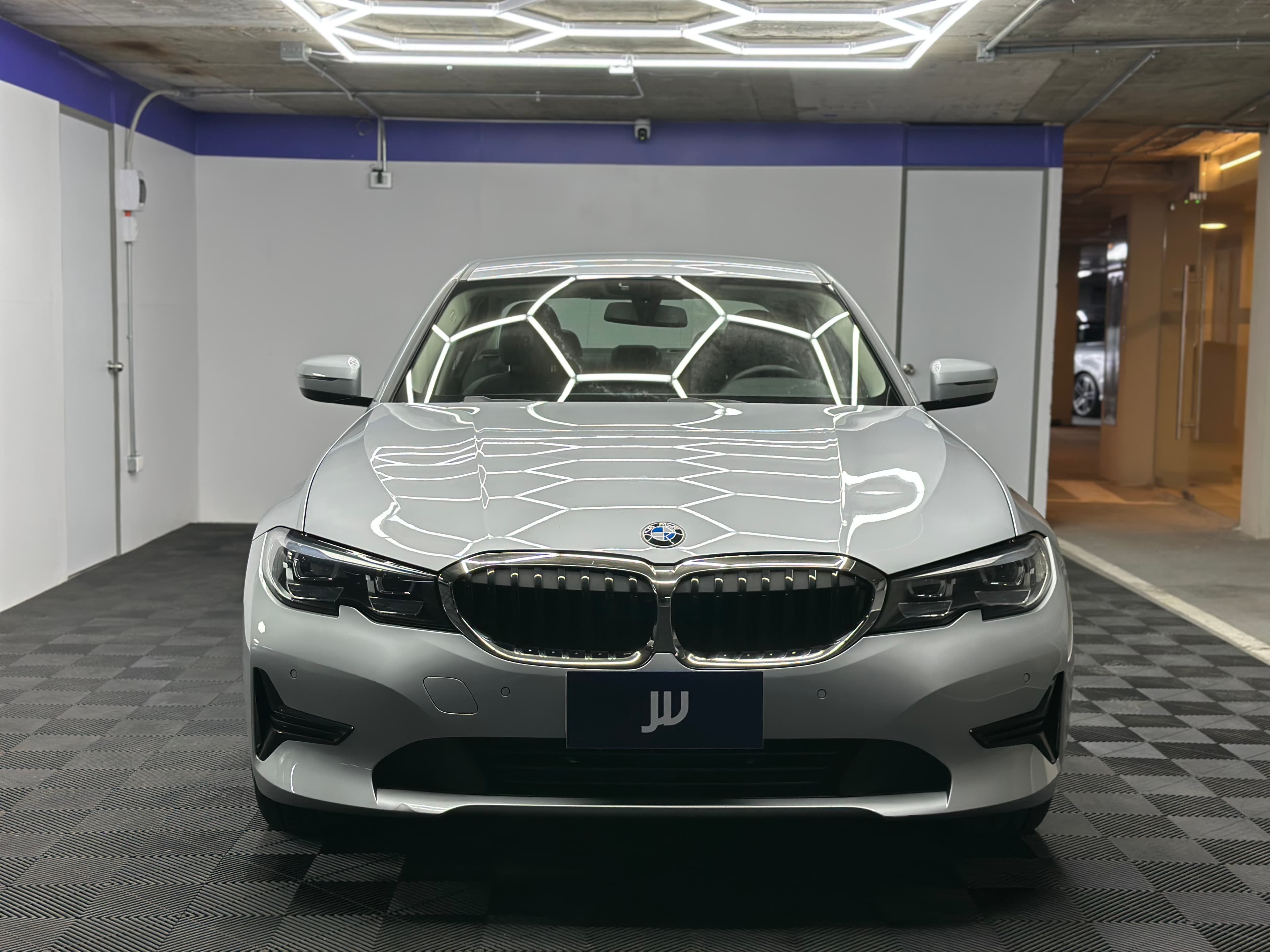 Bmw 320 - miniatura 2
