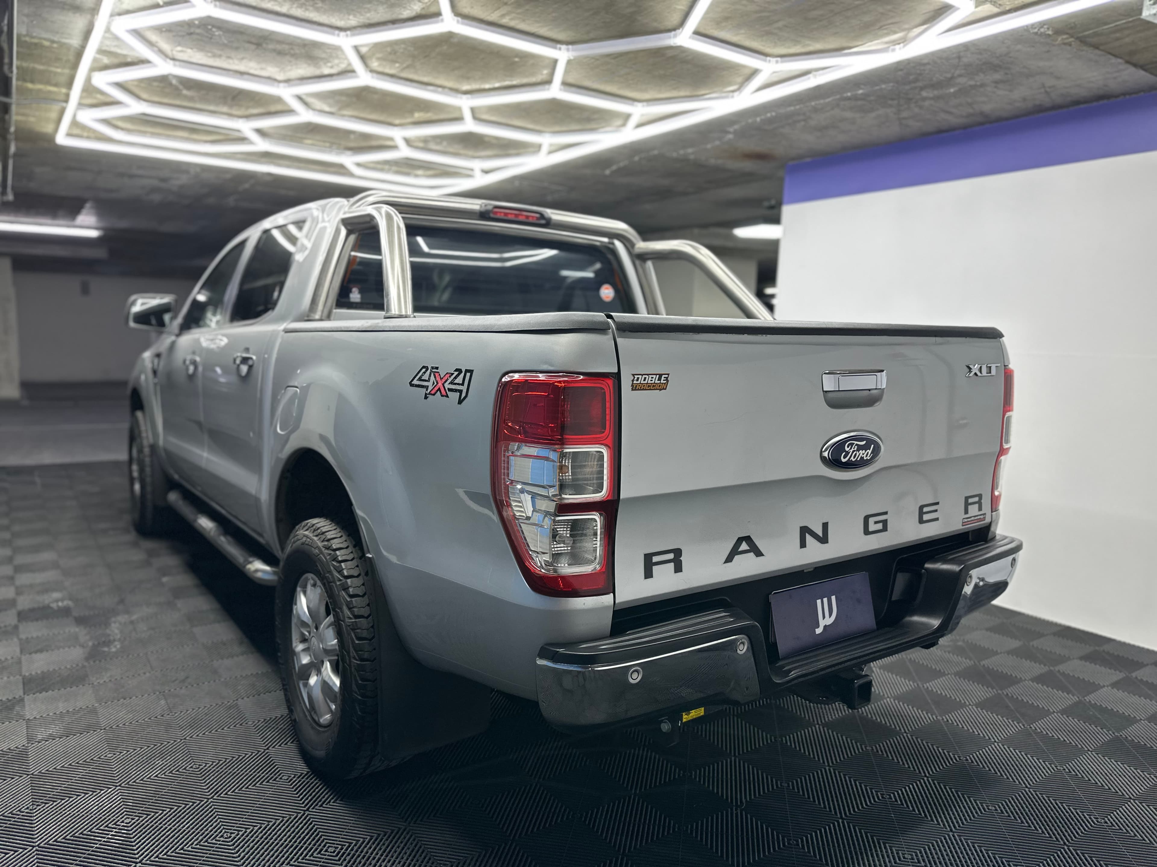 Ford Ranger - miniatura 4